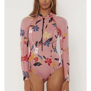 Sisstrevolution wet suit size 8 US